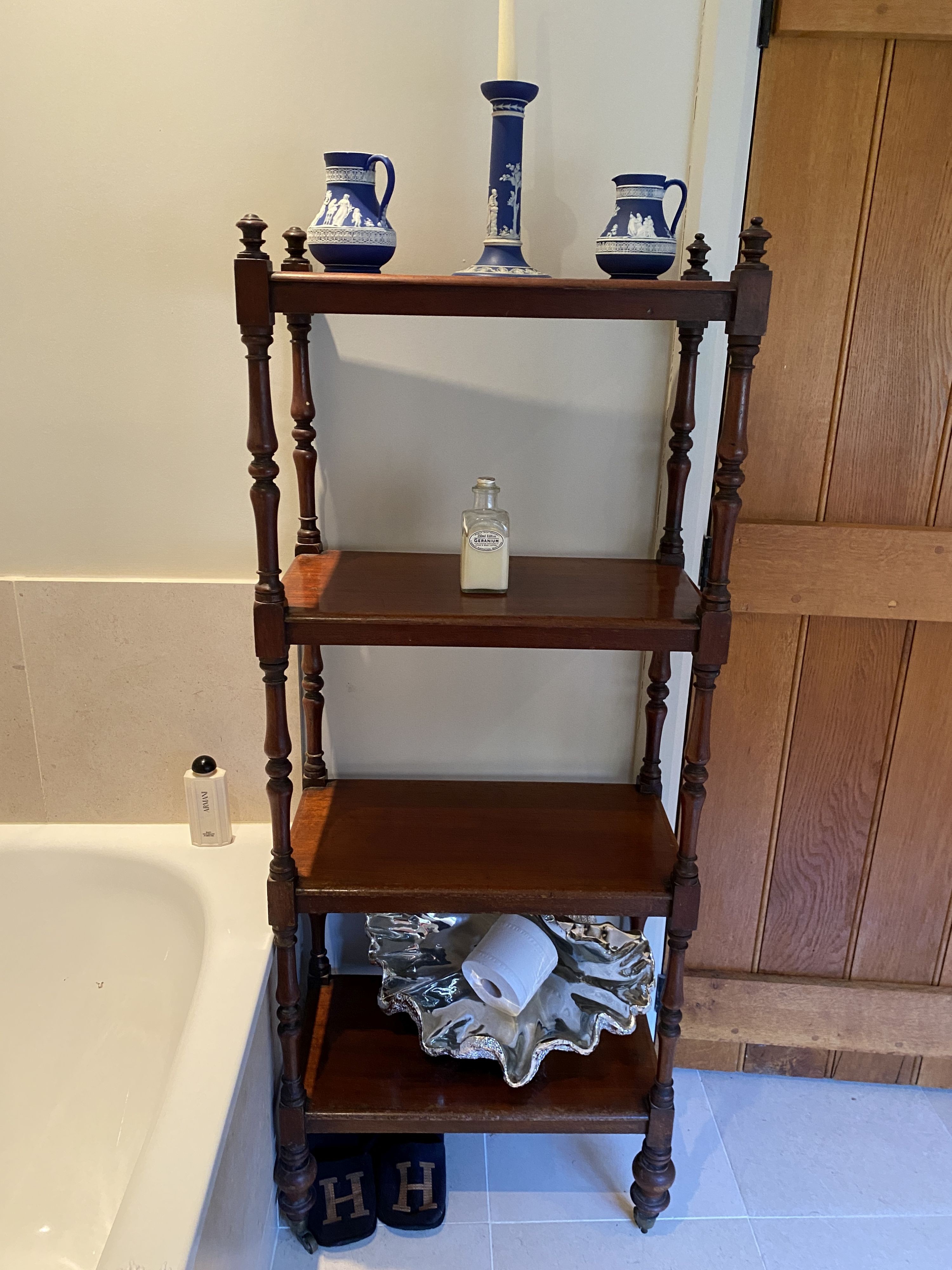 An early Victorian mahogany four tier whatnot, width 56cm depth 31cm height 143cm